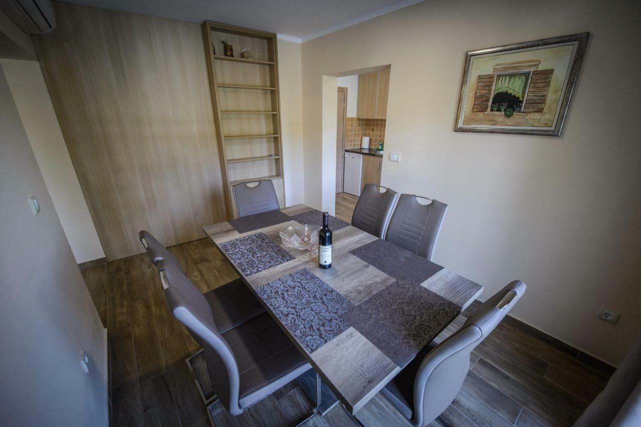 Apartment Vrutak Kotor Exteriér fotografie